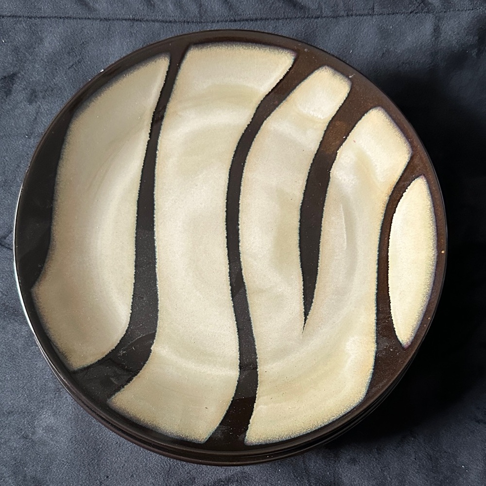 Set of 4 Pier 1 Zebra Black and Cream Dinner Plate Discontinued 10.75”